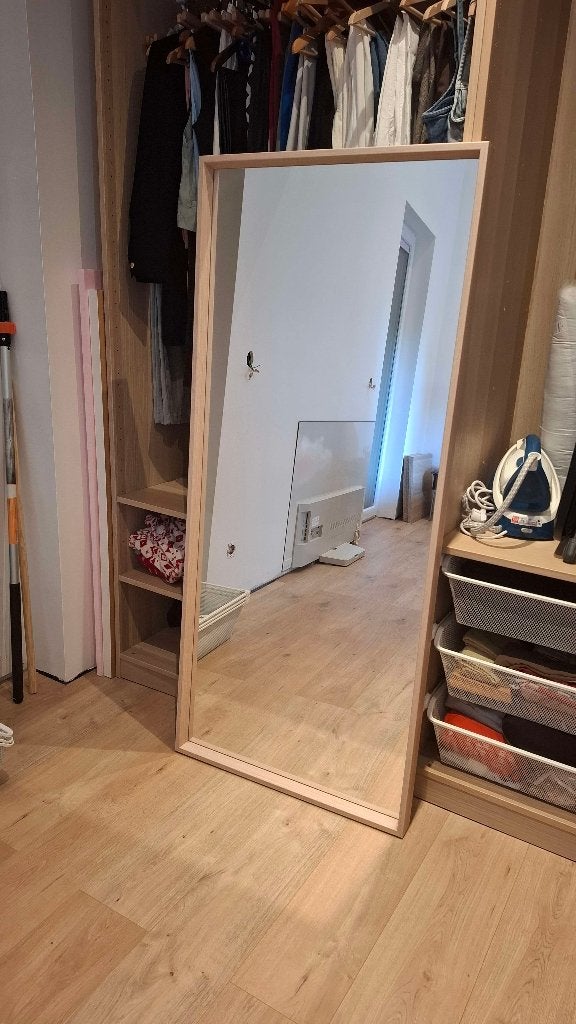 Spiegel / NISSEDAL / IKEA, Ophalen, 100 tot 150 cm, Zo goed als nieuw, Rechthoekig