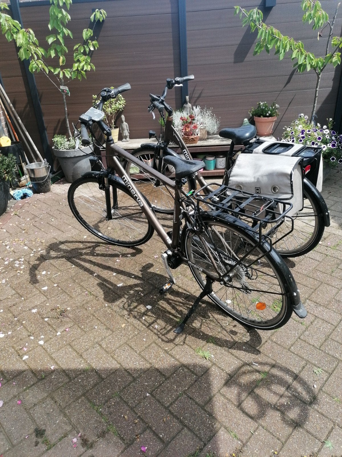 2 Minerva electrische fietsen+ opladers voor opmaak koopje, Ophalen