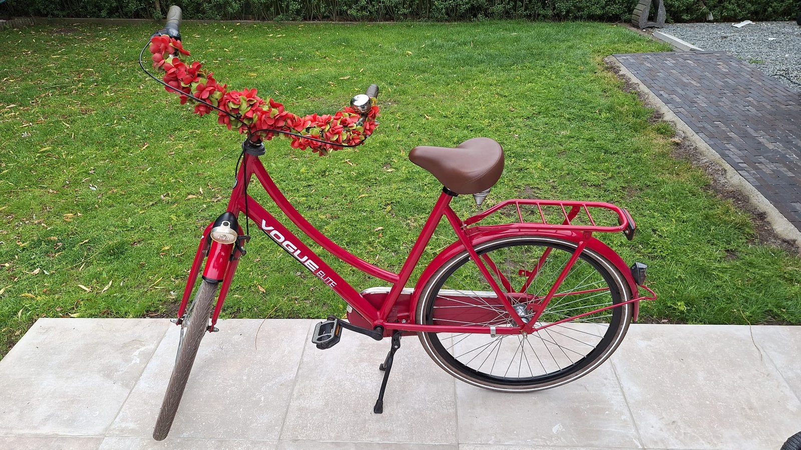 Vogue Elite omafiets – rood – goede staat, Terugtraprem, Gebruikt, Versnellingen, Ophalen