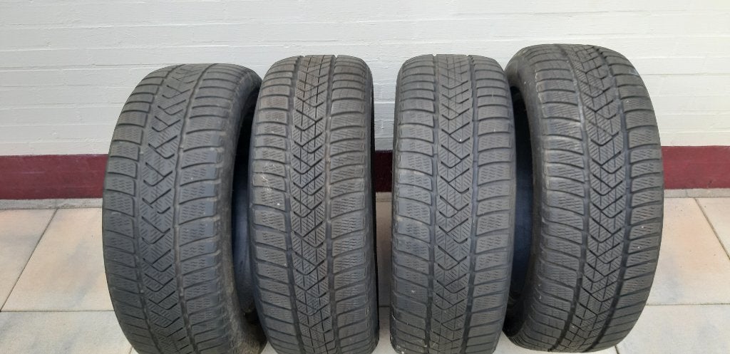 Winterbanden Pirelli 225/55 - R17, Autos : Pièces & Accessoires, Pneus hiver, Véhicule de tourisme, Autres dimensions, Pneu(s)
