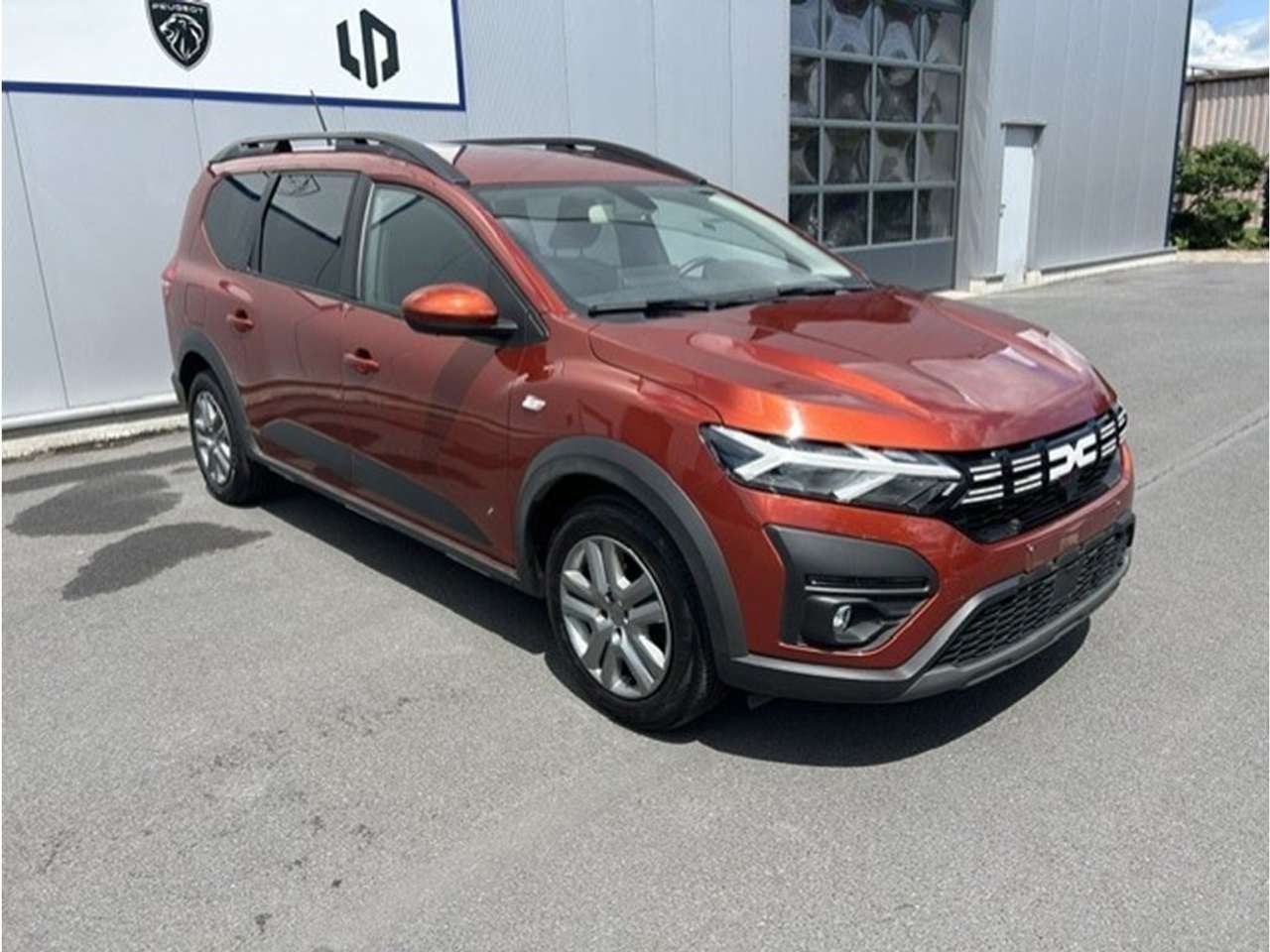 Dacia Jogger TCe Essential 5PL, 0 kg, https://public.car-pass.be/vhr/d2614a9f-18d1-401a-af18-f9228382aa68, Monovolume, Euro 6