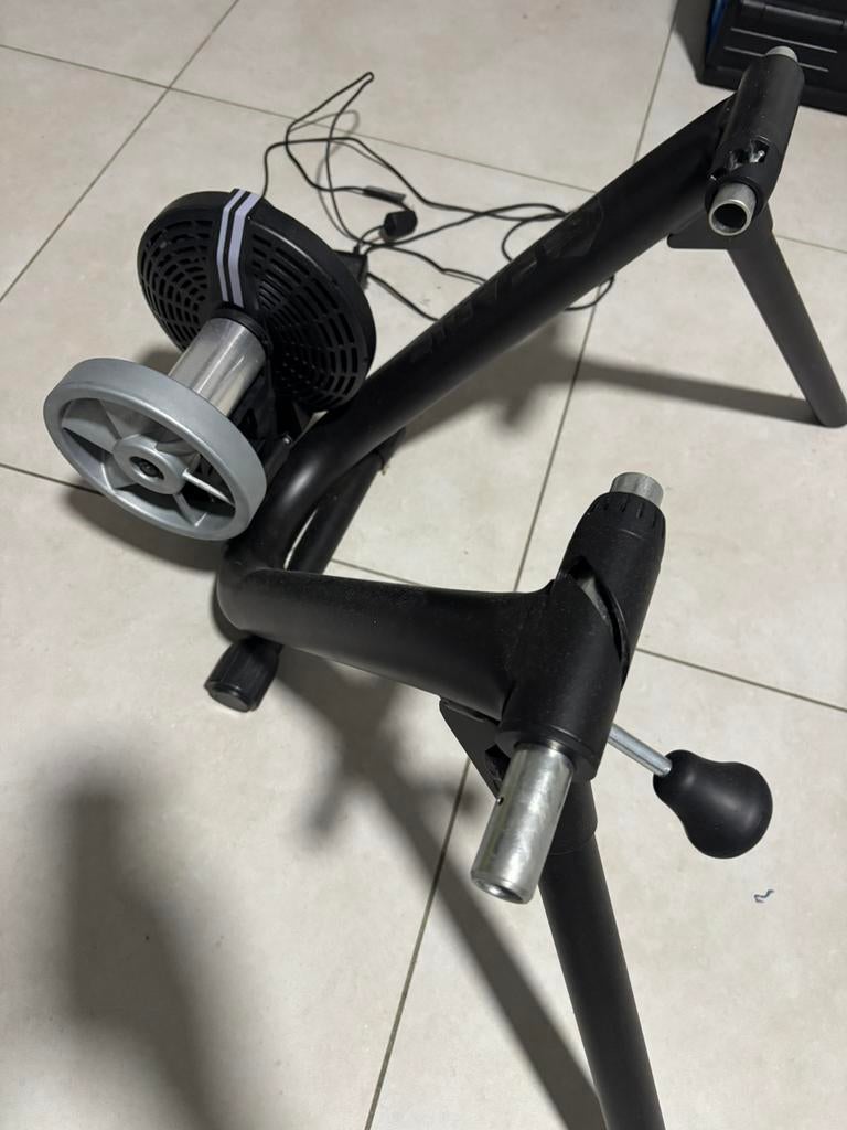 Smart home trainer for bike indoor cycling, Sport en Fitness, Ophalen, Zo goed als nieuw