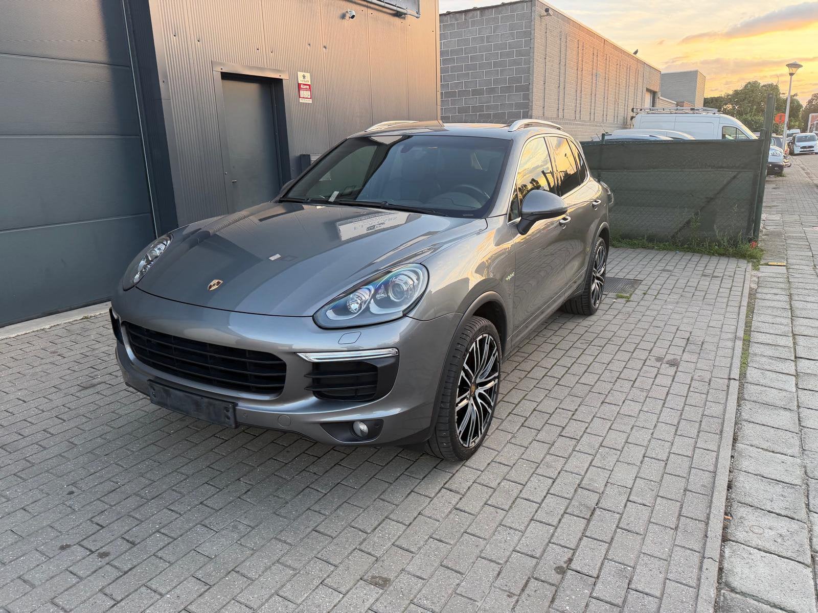 PORSCHE CAYENNE S 3.0i V6 PLUG IN HYBRIDE PANODAK LEER FULL, Auto's, Automaat, Euro 6, Leder, 5 zetels