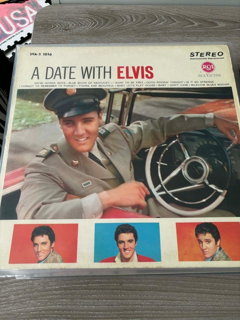 Elvis lp, a date with Elvis, Duitse persing, black original, Enlèvement ou Envoi, Rock 'n' roll, Utilisé, Housse de protection extérieure