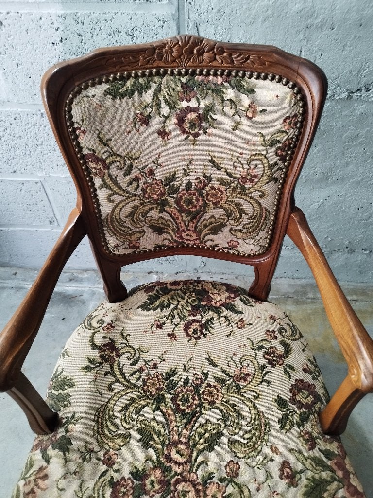 Petit fauteuil style louis xv, Enlèvement
