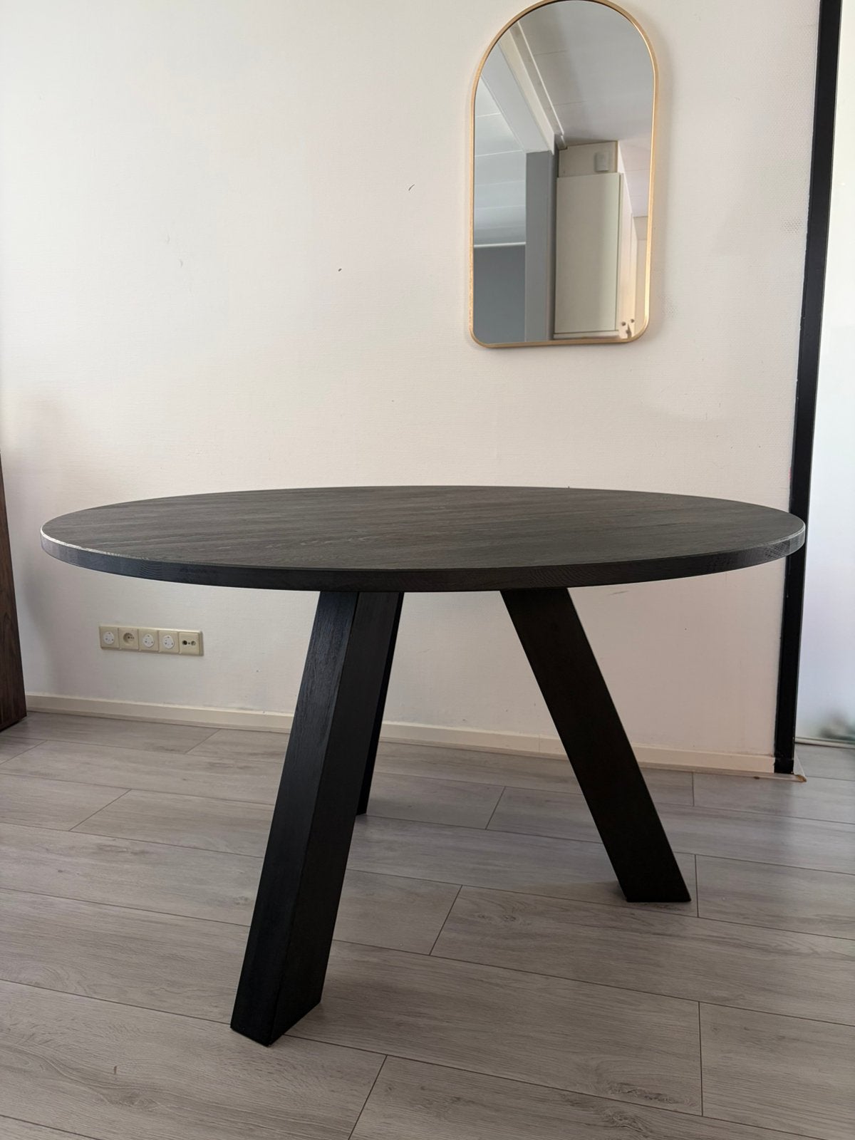 WOOOD Rhonda eettafel Ø129 cm – Massief eiken – Black Night, Rond, 50 à 100 cm, Comme neuf, 100 à 150 cm