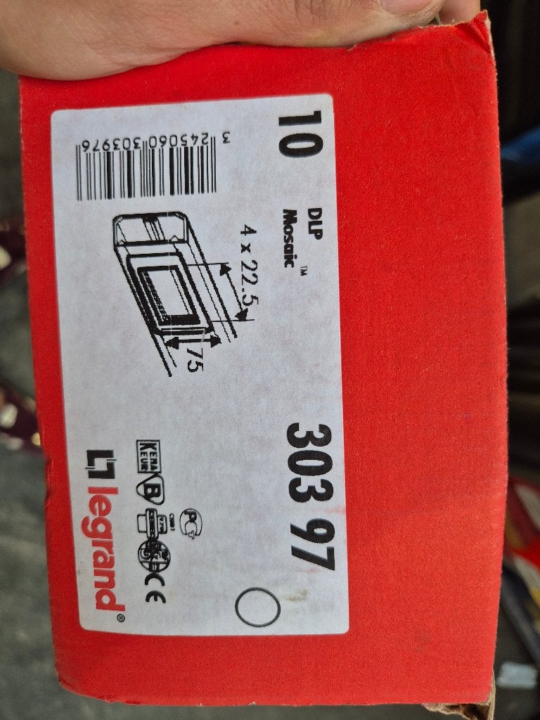 Legrand 303 97 — Support et couvercle en mosaïque DLP, Enlèvement, Neuf, Autres marques, Autres types