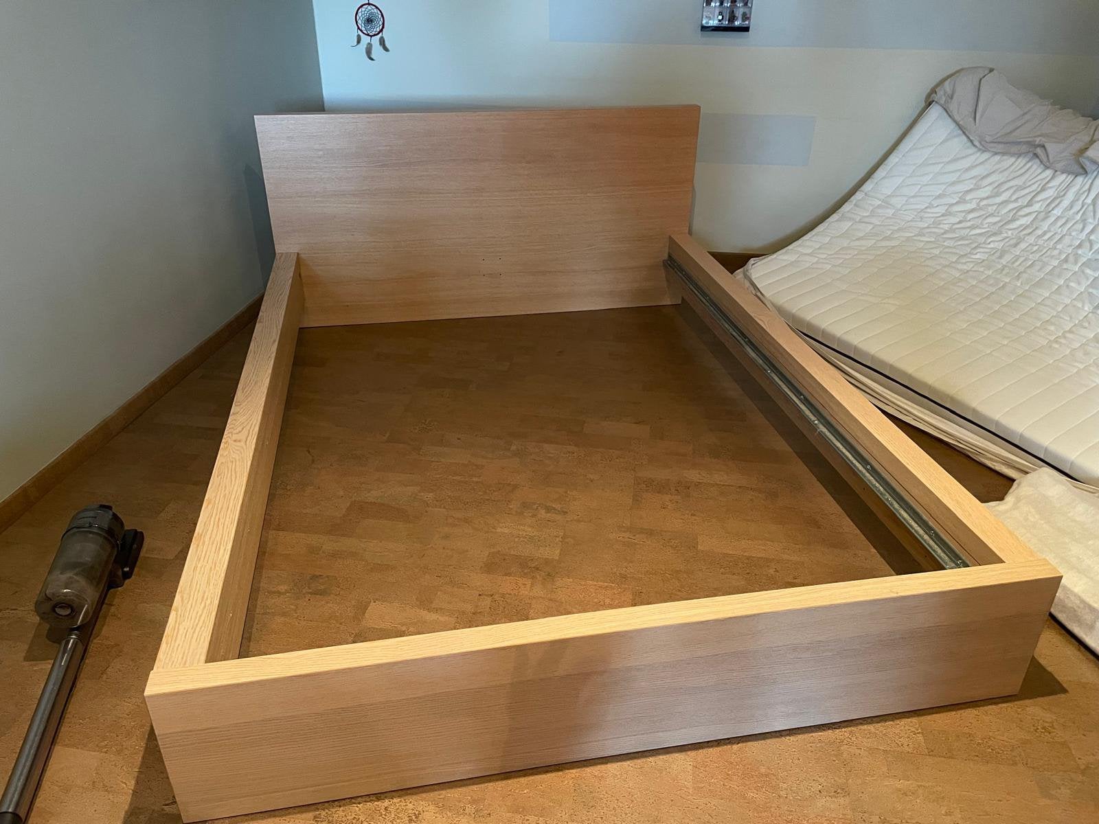 Gratis Tweepersoonsbed 140m breed, Huis en Inrichting, Slaapkamer | Bedden, Gebruikt, Twijfelaar, 140 cm, 200 cm, Hout, Beige