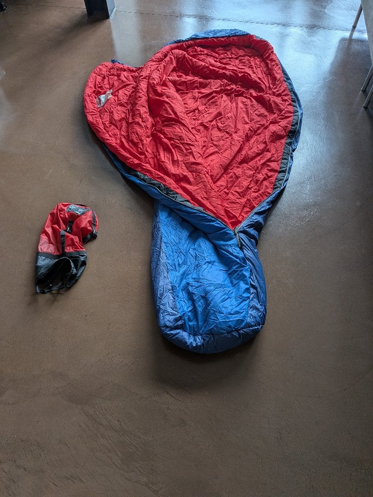 Mammut Slaapzak Ajungilak, Caravanes & Camping, Sacs de couchage, Enlèvement, Comme neuf