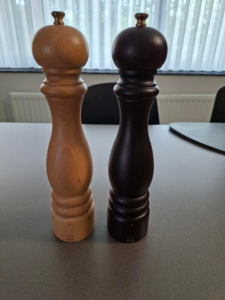 Peper- & zoutmolen PEUGEOT, Huis en Inrichting, Ophalen, Zo goed als nieuw, Hout