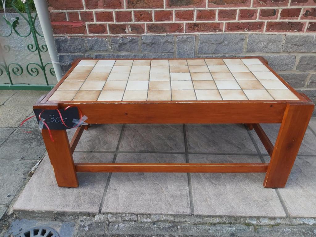 table basse avec carrelage 112 cm de long et 49 cm de large, Maison & Meubles, Tables | Tables de salon, Enlèvement