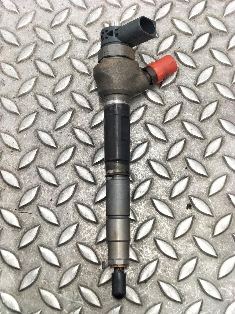 SKODA OCTAVIA BRANDSTOF INJECTOR / VERSTUIVER 04L130277G 201, Auto-onderdelen, Ophalen of Verzenden, Gebruikt, Stiba lid