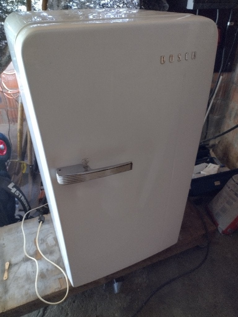 Mooie bosch frigo ijskast met vriesvak, Ophalen, Met vriesvak