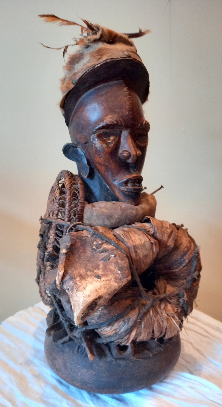 Uitzonderlijk Afrikaans NKISI beeld uit DR CONGO 48cm, Enlèvement ou Envoi