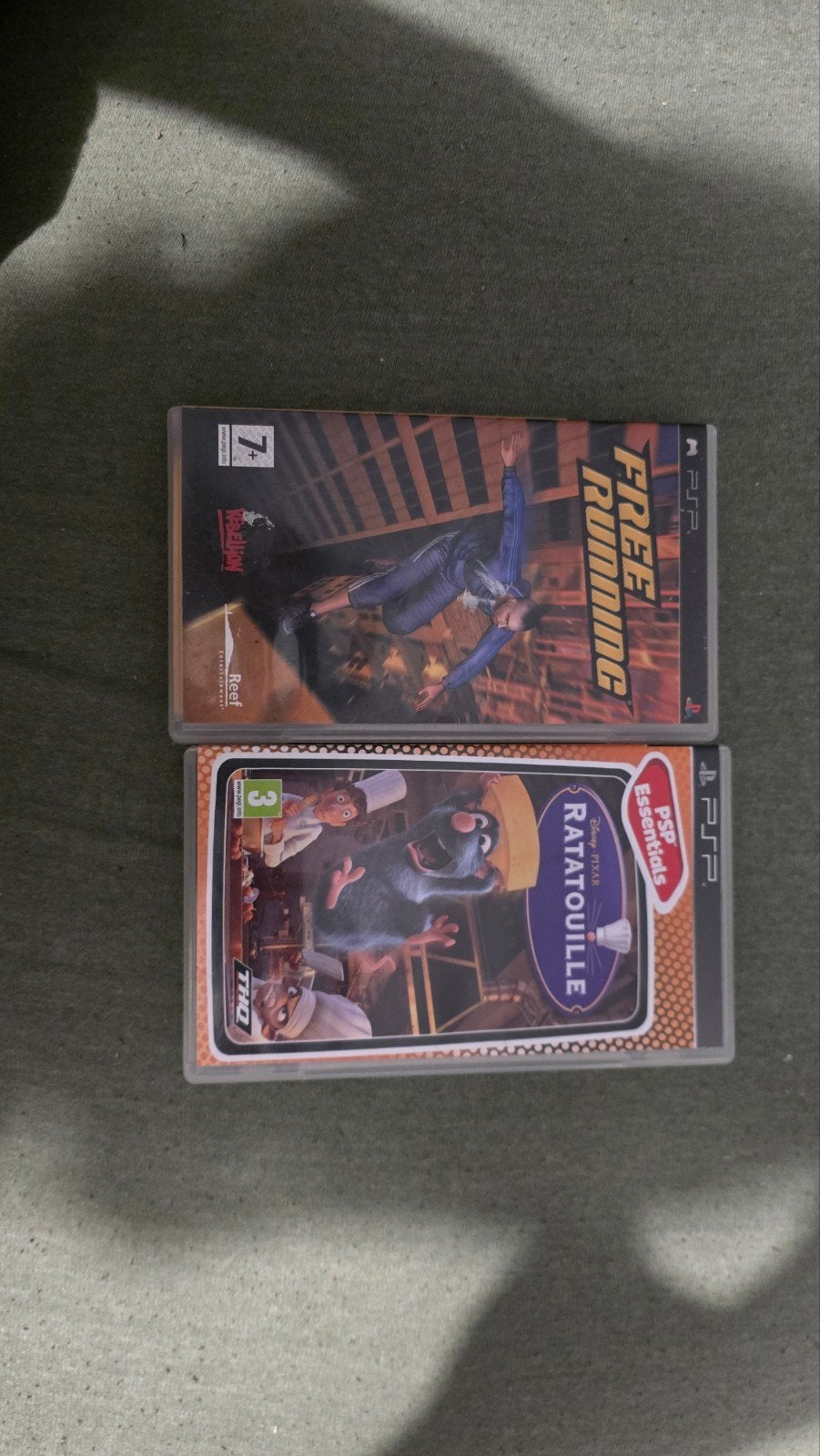 Lot 2 jeux PSP - Ratatouille (Complet) + Free Running - Très, Consoles de jeu & Jeux vidéo, Enlèvement ou Envoi, Comme neuf, PSP