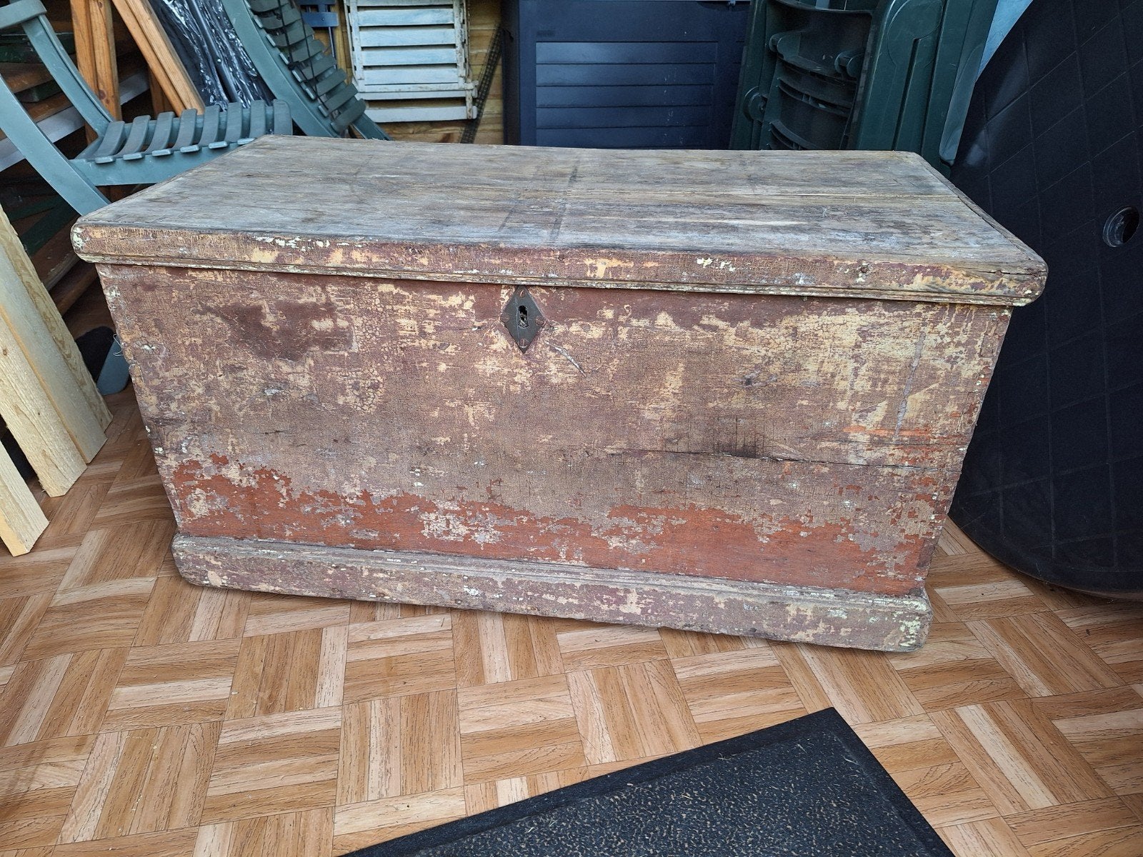 coffre ancien, Enlèvement