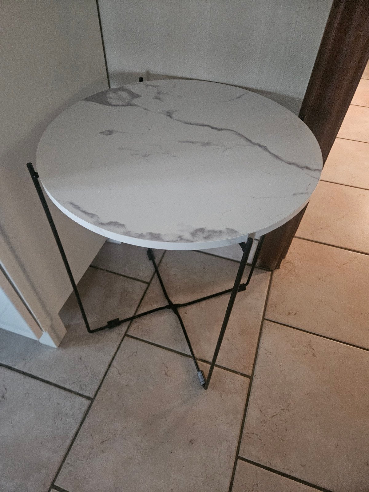 3 stuks bijzet tafeljes nieuwe staat, Ophalen