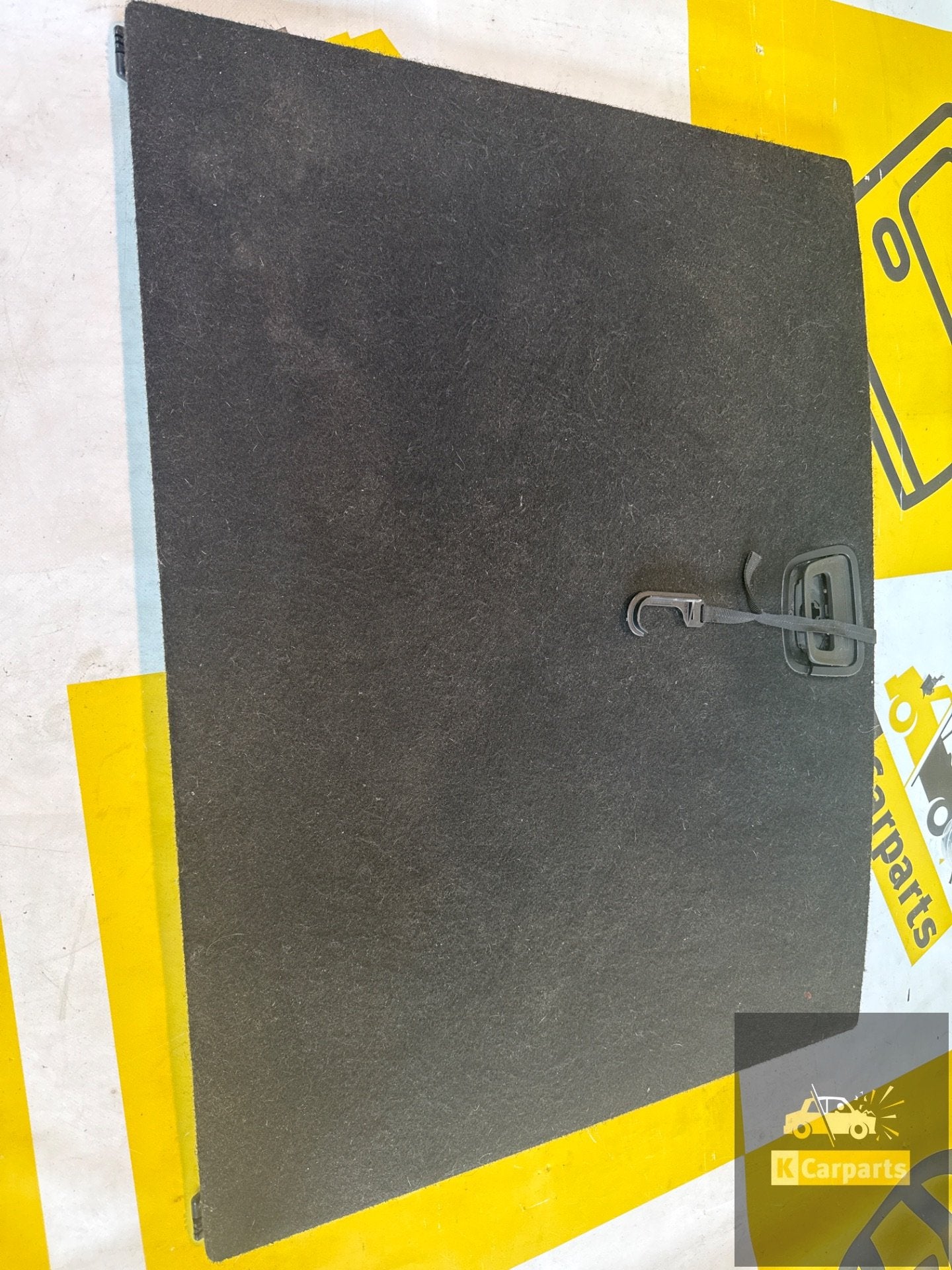 Tapis de coffre Mercedes Classe A W176680042, Info@fabrikant.eu, Fabrikant BV, Fabrikantstraat 1
1000 AA  Amsterdam, NL, Mercedes-Benz