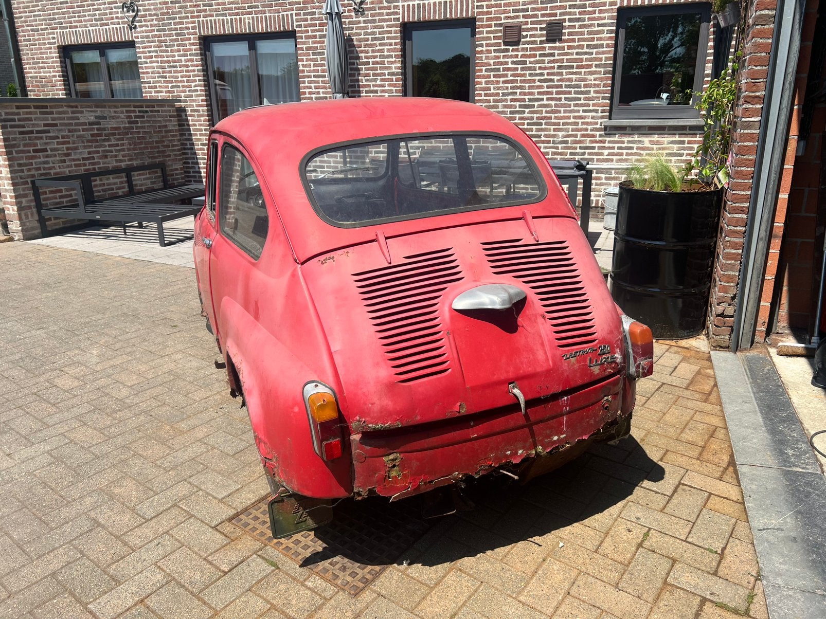 Zastava, fiat 500 / 600, seat oldtimer vr afbraak/onderdelen, Enlèvement, Avant, Fiat