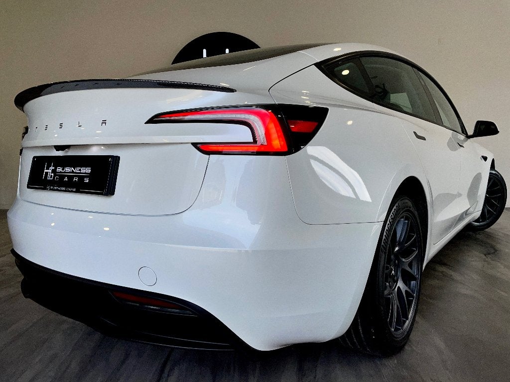 Tesla Model 3 RWD/ STANDARD RANGE/ PREMIUM/ HIGHLAND/ FSD 4, Auto's, Tesla, Automaat, Zwart, 208 kW, Wit