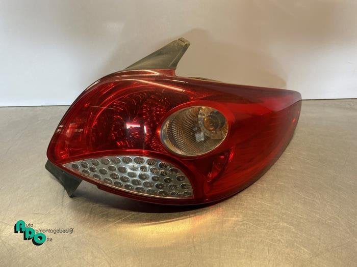 Achterlicht rechts van een Peugeot 206 PLUS (206 PLUS 09-), Gebruikt, -, -, Ophalen of Verzenden