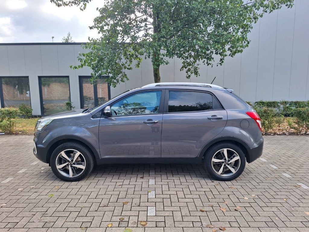 SsangYong Korando 2.0i | Airco | infotainment, Autos, SsangYong, Cuir, Argent ou Gris, Achat, Entreprise