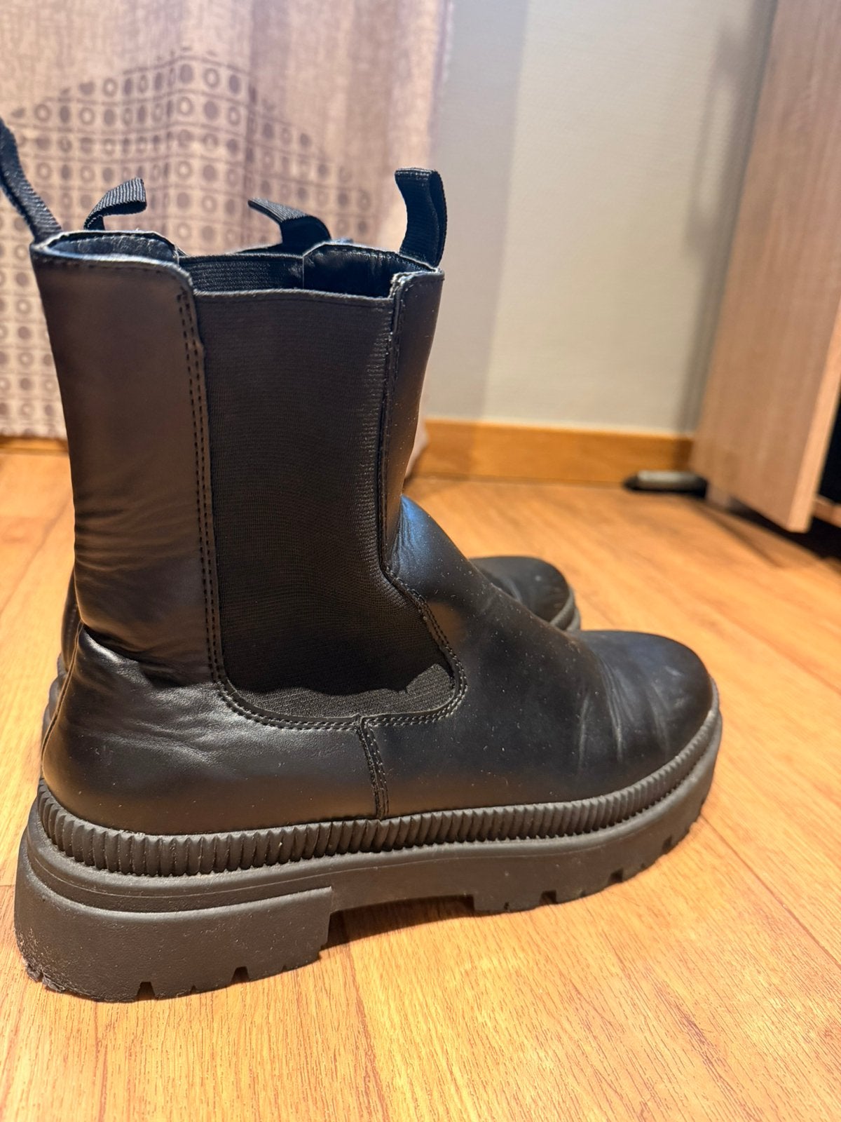 Zwarte laars maat 41, Kleding | Dames, Schoenen, Zwart, Lage of Enkellaarzen, Ophalen of Verzenden, Gedragen