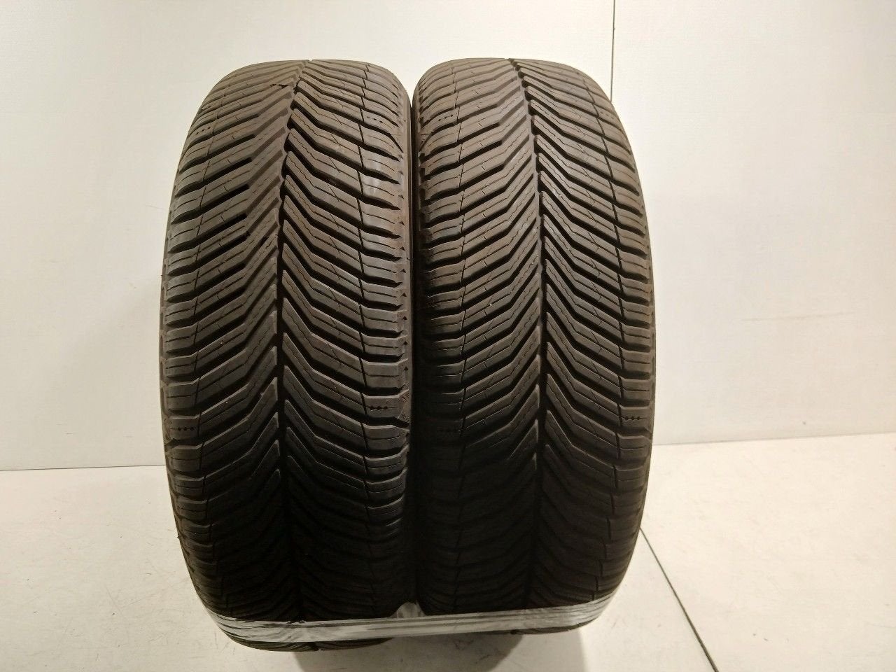 Bandenset 2 stuks 4-Seizoenen 235 65 R17, Auto-onderdelen, Banden en Velgen, Onderdelen@venauto.nl, Van der Ven Autorecycling B.V.