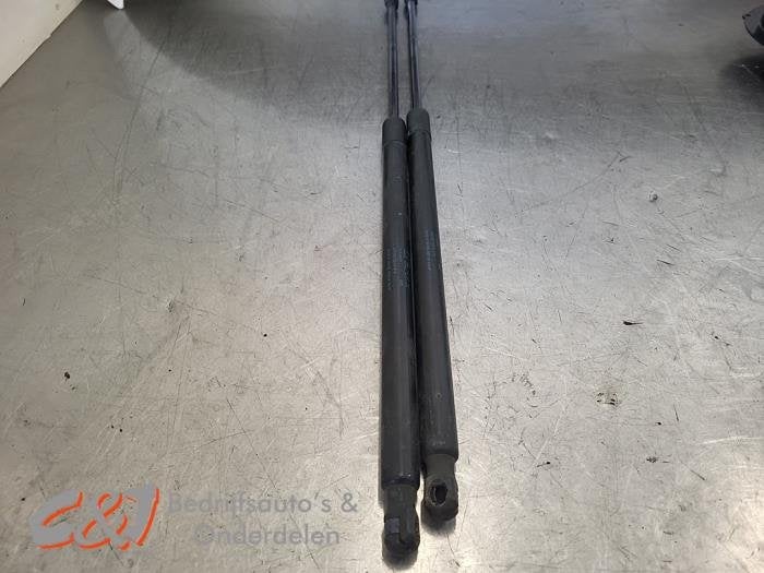 Kit amortisseur gaz hayon d'un Volkswagen Caddy, Autos : Pièces & Accessoires, Volkswagen, -, 3 mois de garantie, Utilisé