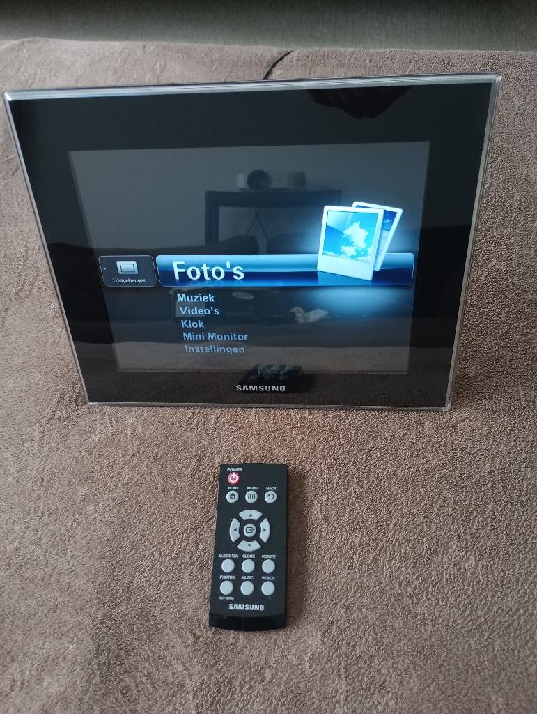Samsung 10 inch Digital Photo Frame, Audio, Tv en Foto, Foto | Digitale fotokaders, Gebruikt, Afstandsbediening, 8 tot 12 inch
