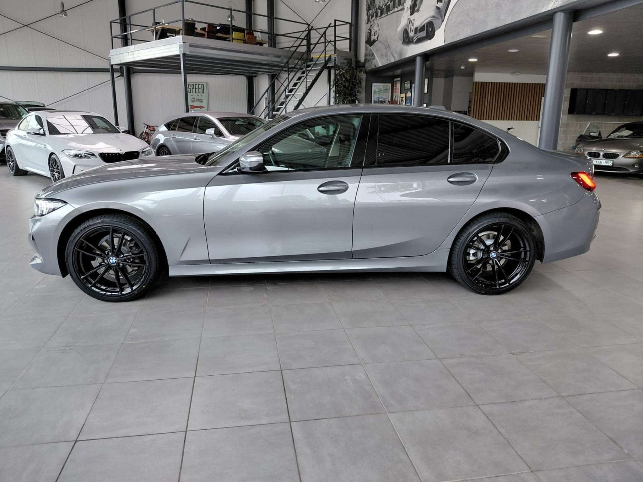 BMW 3 Serie 318 318iA (automatique), Autos, Cuir, Achat, 4 portes, Noir