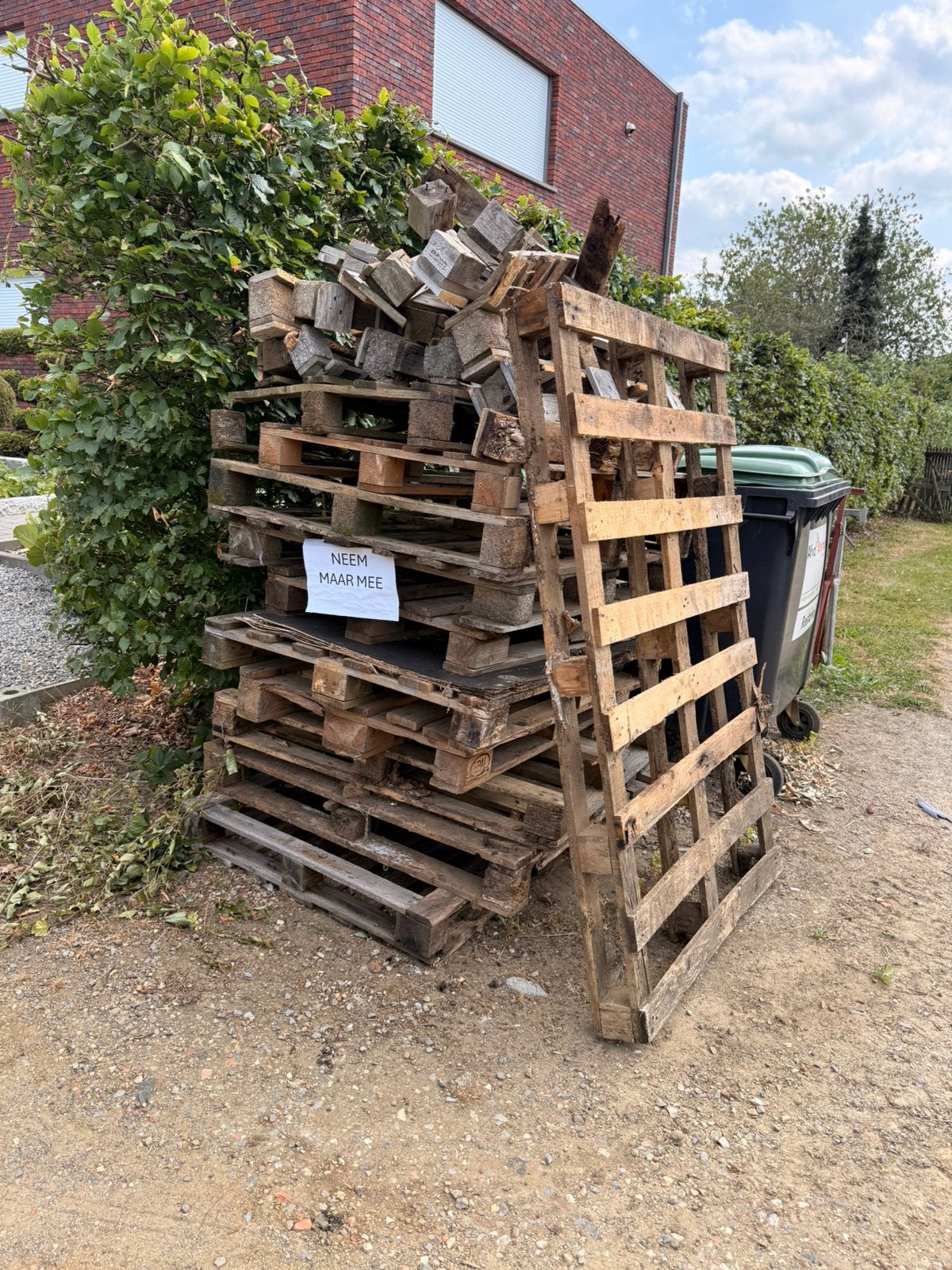 Gratis paletten voor de stoof, Enlèvement