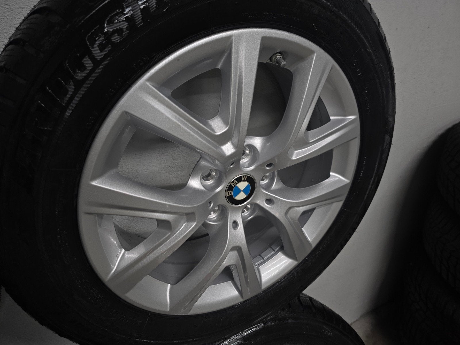 Kit hiver d'origine BMW X1-X2 * 205/60r17 Bridgestone *, Neuf, Pneus et Jantes, Pneus hiver, 205 mm