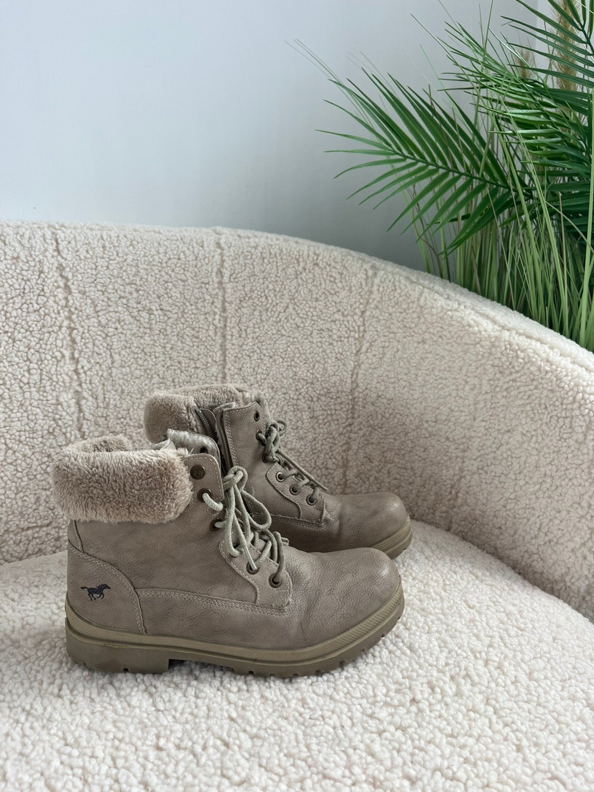 Chaussures Mustang Jeans - 38, Gris, Enlèvement ou Envoi, Boots et Botinnes, Porté