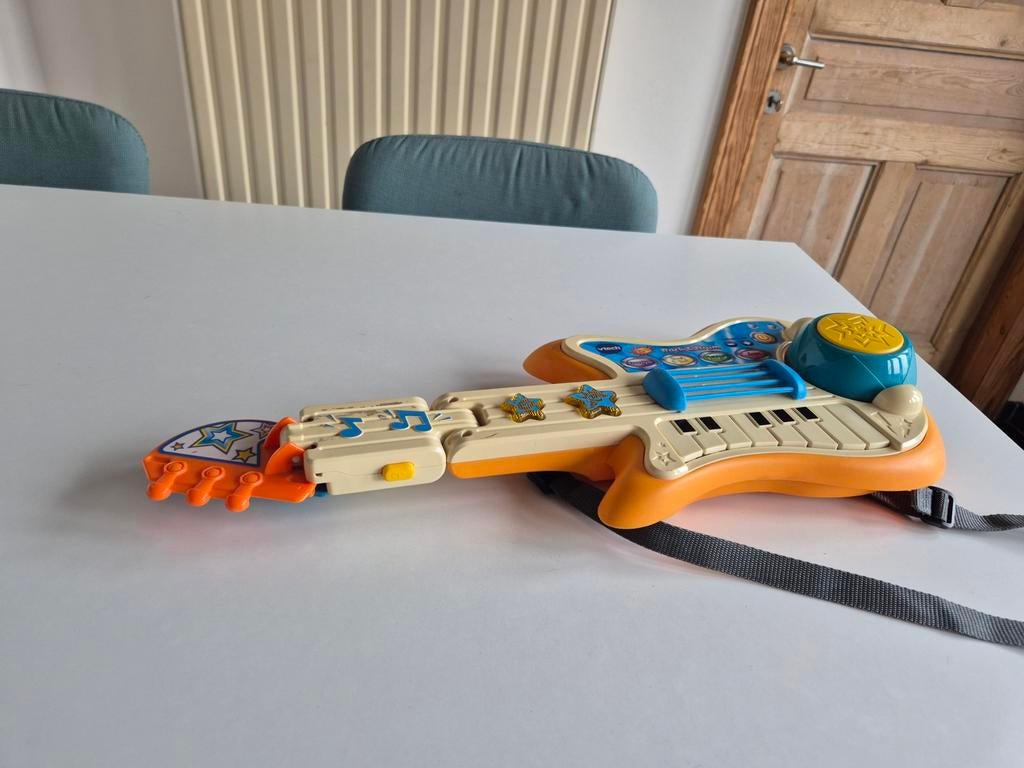 Gitaar op batterij, Ophalen