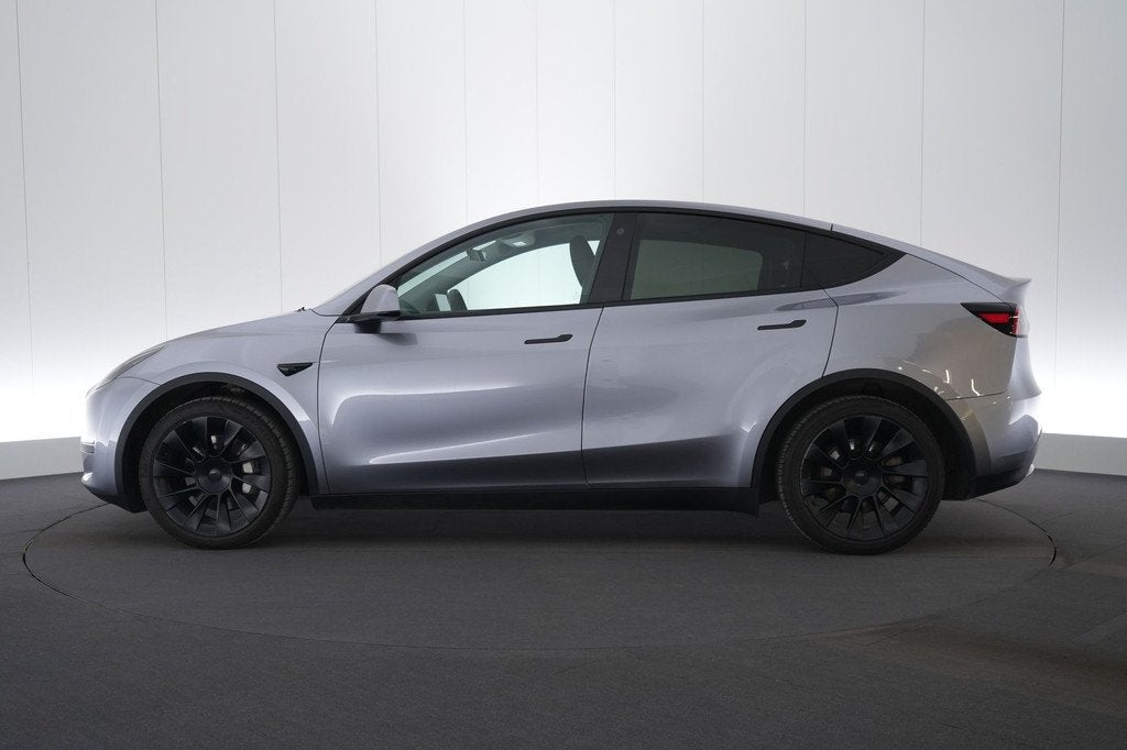 (2DML419) TESLA MODEL Y, Autos, Argent ou Gris, Achat, Entreprise, Carnet d'entretien