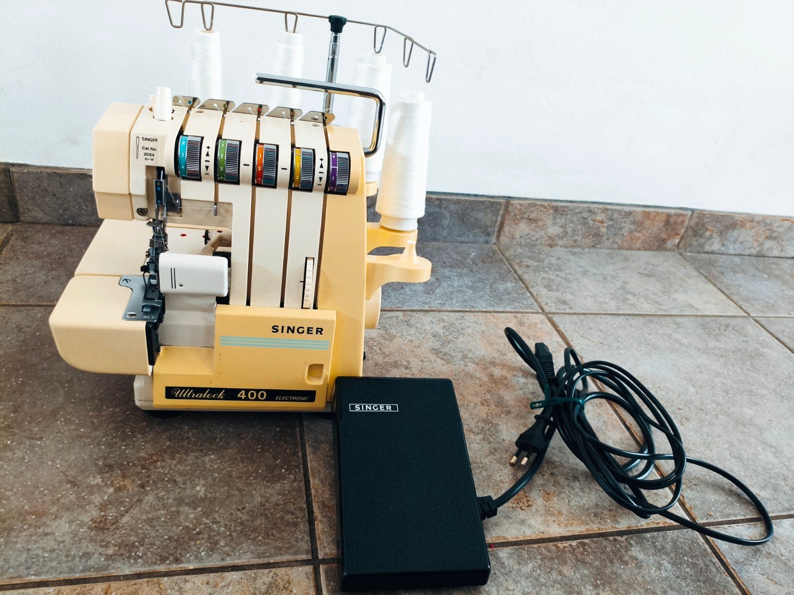 Singer Ultralock 400, Hobby & Loisirs créatifs, Enlèvement, Utilisé, Surjeteuse, Singer