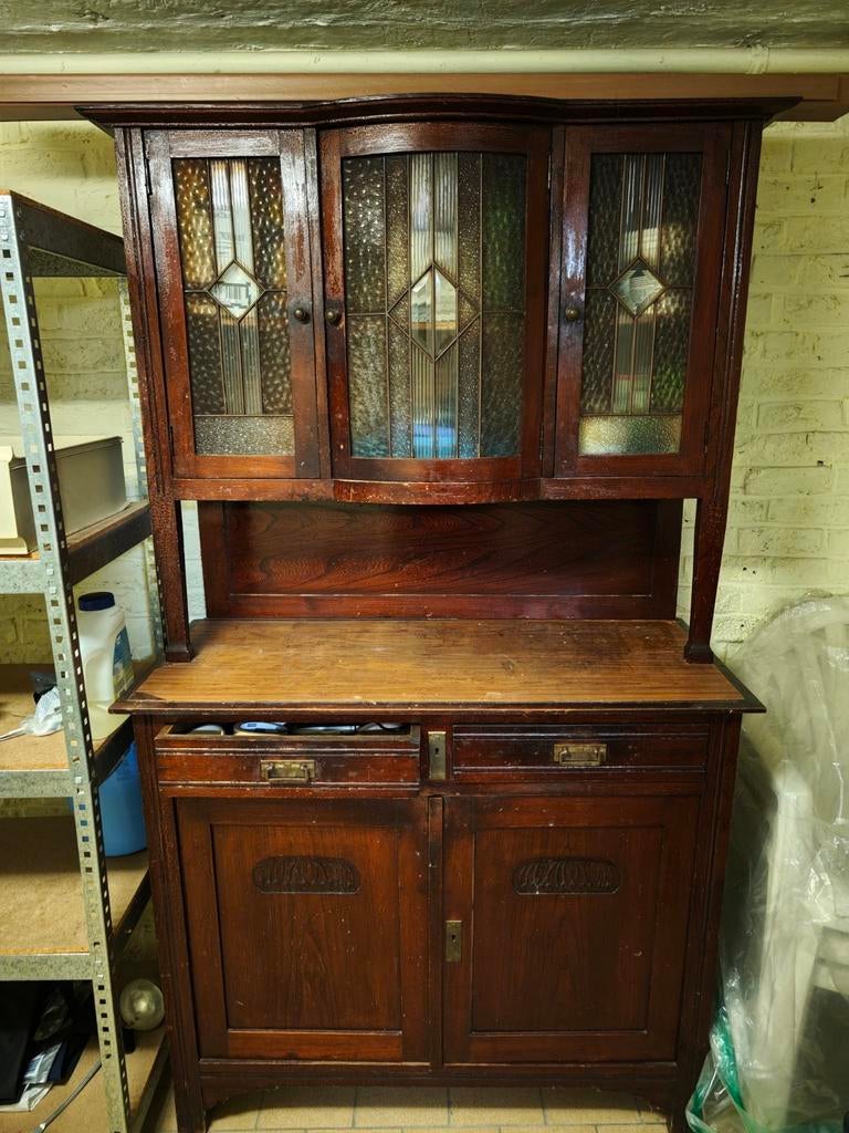 Armoire ancienne avec travail sur, Antiquités & Art, Enlèvement