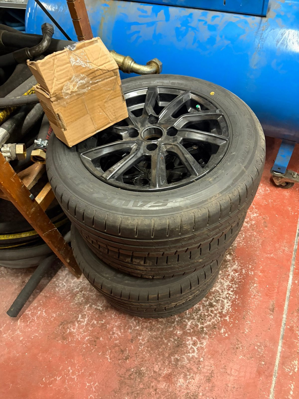 4 pneus 195/60r15 avec jante, Ophalen, Zo goed als nieuw