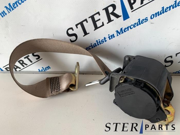 Veiligheidsgordel links-achter van een Mercedes E-Klasse, Auto-onderdelen, Interieur en Bekleding, Mercedes-Benz, Gebruikt, 3 maanden garantie