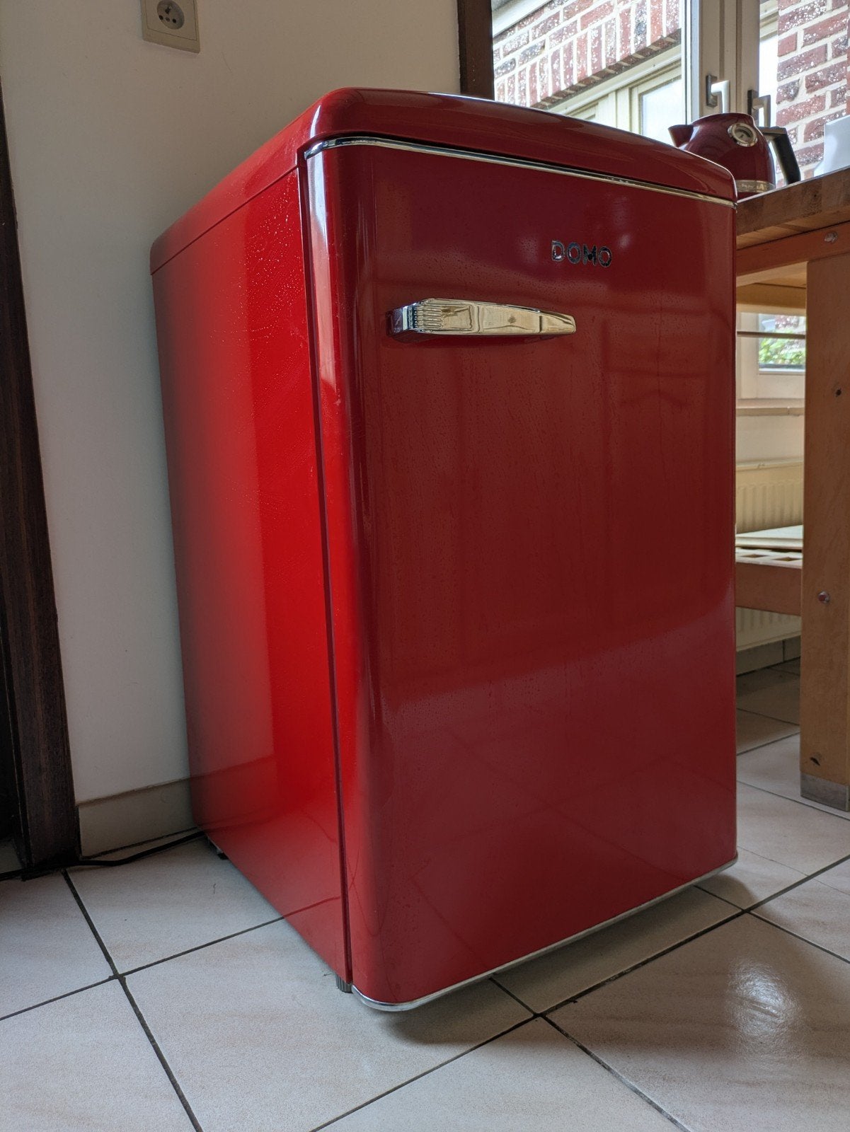 retro koelkast Domo nog in garantie, Elektronische apparatuur, Zonder vriesvak, 100 tot 150 liter, Zo goed als nieuw, 45 tot 60 cm