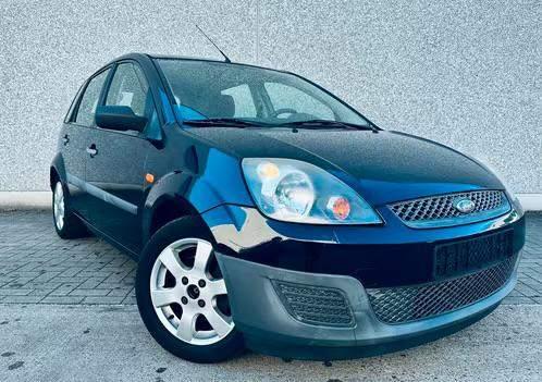 Ford Fiesta 1.3 Ambiente 5 DEURS-AIRCO-GEKEURD VOOR VERKOOP!, Auto's, Voorwielaandrijving, 1299 cc, Stof, Zwart