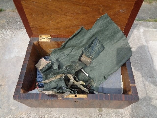 WO 2 stuk uniform + riem binnenzijde vest, uit D naaikist, Ophalen of Verzenden, Landmacht, Kleding of Schoenen