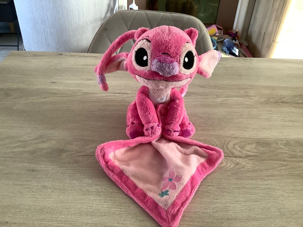 Disney Stitch Angel pluche character met doekje (25 cm), Kinderen en Baby's, Disney, Disney, Ophalen of Verzenden, Zo goed als nieuw