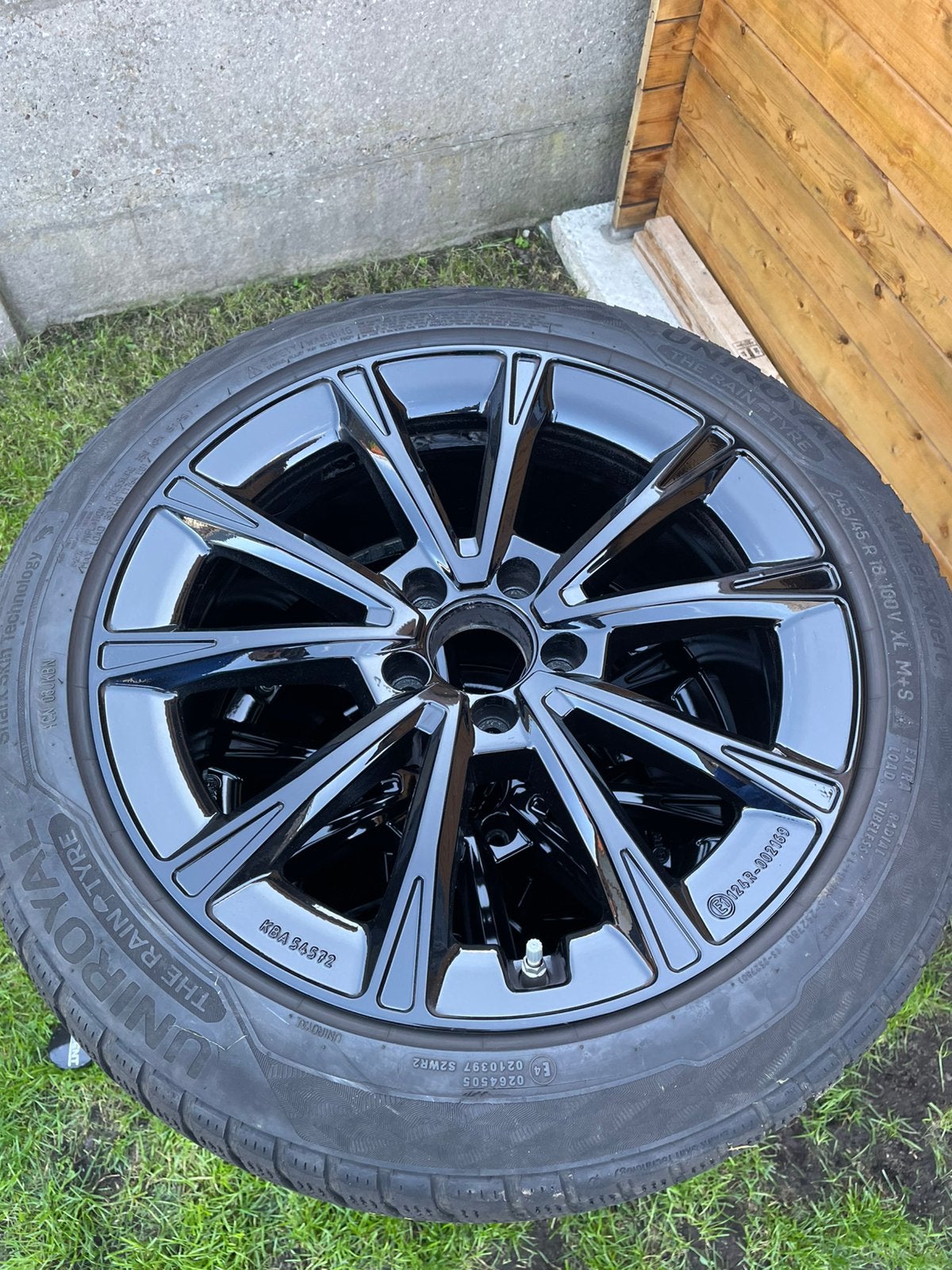5x112 velgen 18 inch met banden M+S 245 45 18/zwarte velgen, Ophalen, Zo goed als nieuw