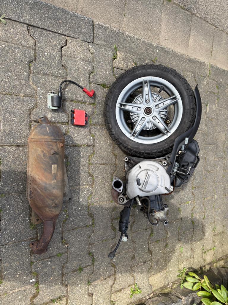 Piaggio hexagon 125cc motorblok M05, Enlèvement, Carburateur
