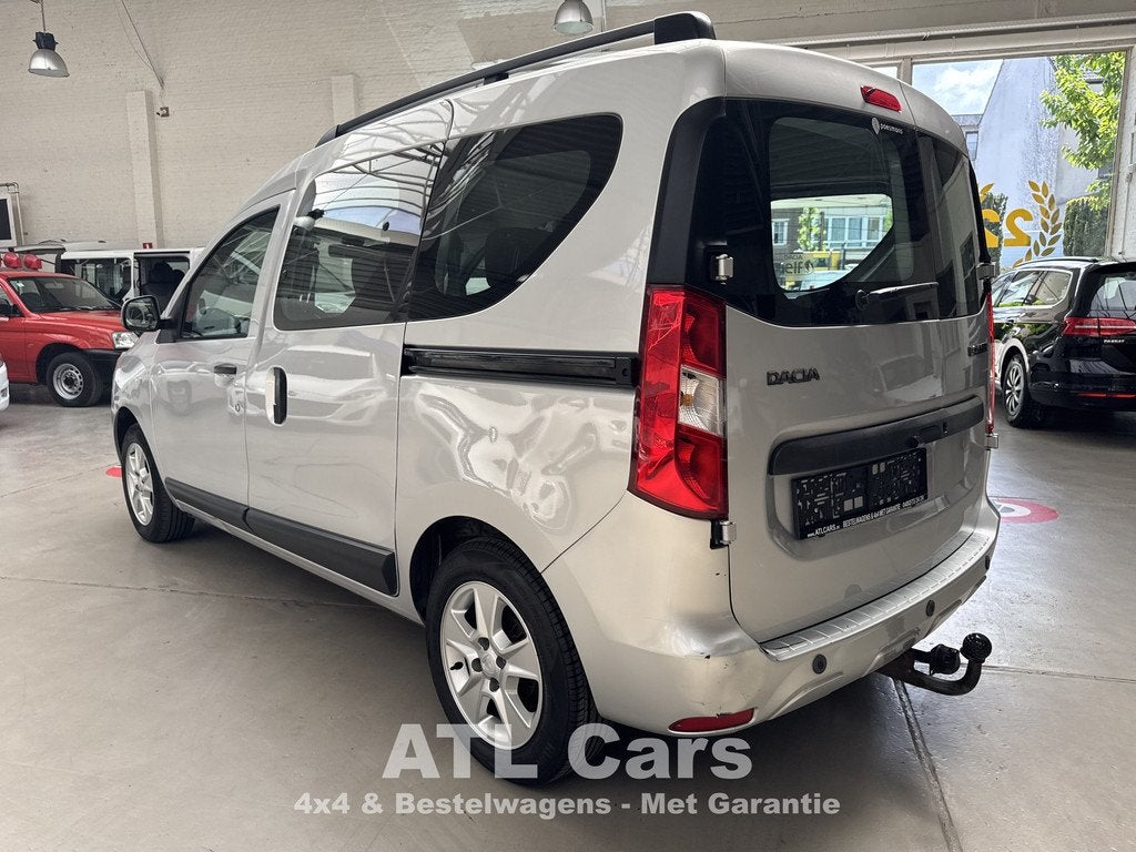 Dacia Dokker 1.6BENZINE | EURO6 | TREKHAAK | AIRCO | 1J GARA, Auto's, Dacia, Voorwielaandrijving, 75 kW, Stof, Gebruikt