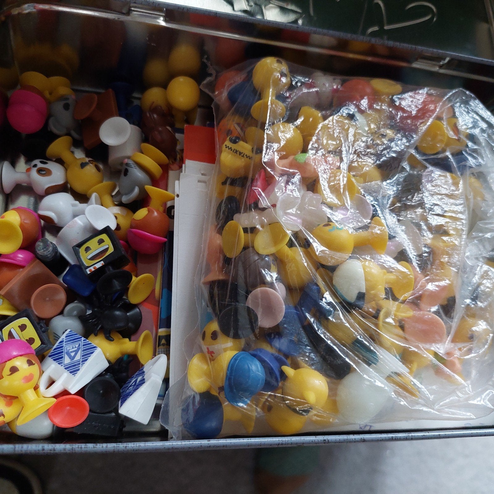emojis, Collections, Actions de supermarché, Aldi, Enlèvement