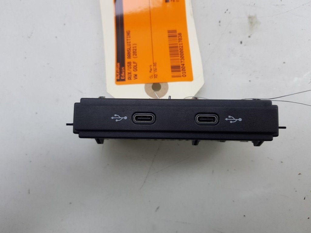 AUX/USB POORT Volkswagen Golf VIII (CD1) (|5NA035736|), Gebruikt, Volkswagen, Volkswagen AG, Kundenbetreuung@volkswagen.de