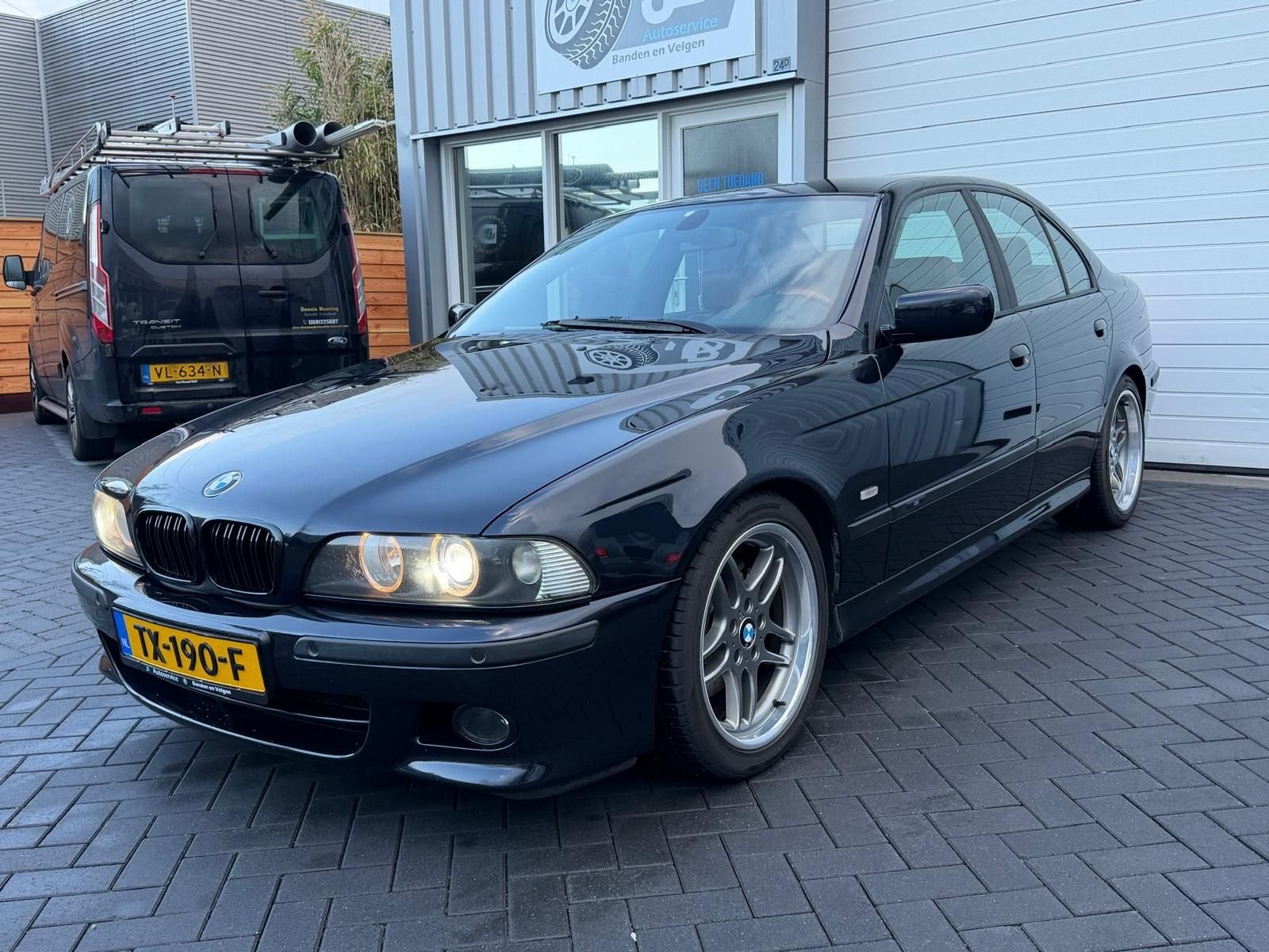 BMW 520 Facelift Individual 18"M-Sport|Xenon|Leder|Clima|You, Autos, Entreprise, Phares au xénon, Berline, Brun